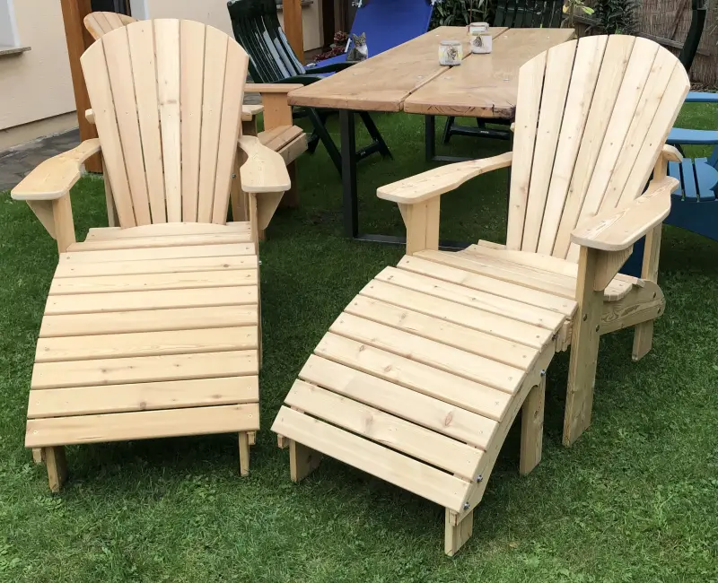 Adirondack Chair Lounge mit Hocker